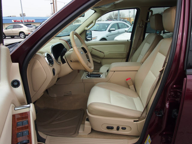 Ford Explorer 2006 photo 2