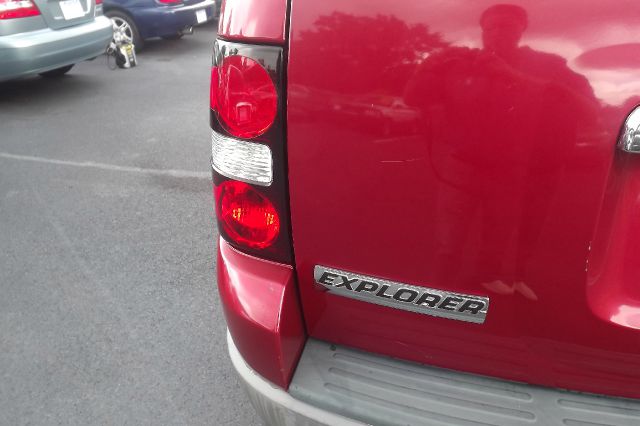 Ford Explorer 2006 photo 16
