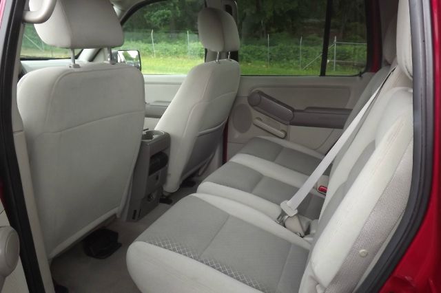 Ford Explorer 2006 photo 2