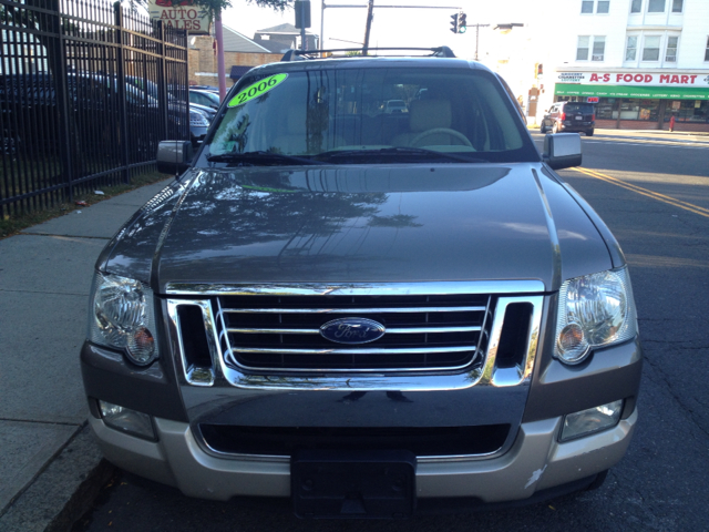 Ford Explorer 2006 photo 2