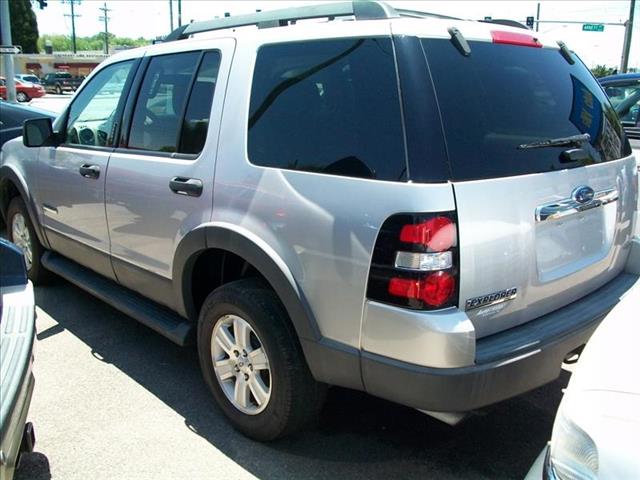Ford Explorer ESi SUV