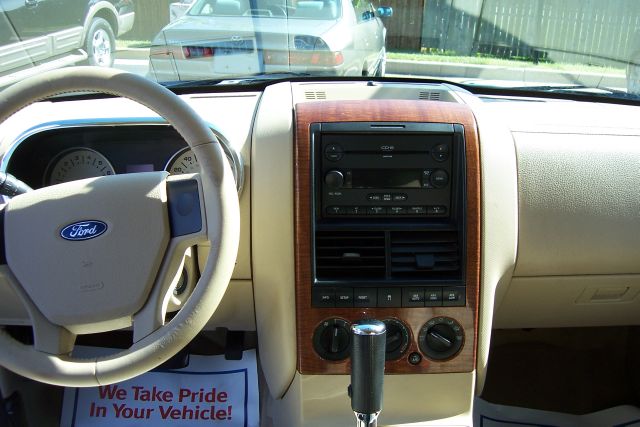 Ford Explorer 2006 photo 12