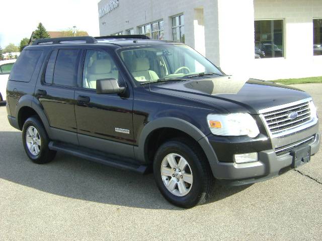 Ford Explorer 4dr Sdn XLS Unspecified