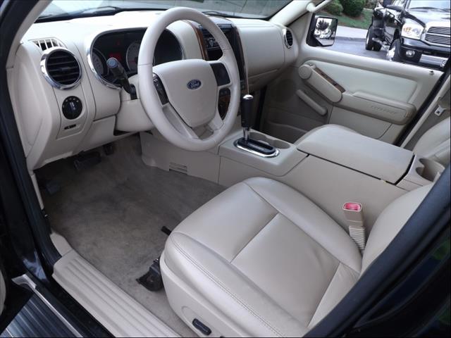 Ford Explorer 2006 photo 1