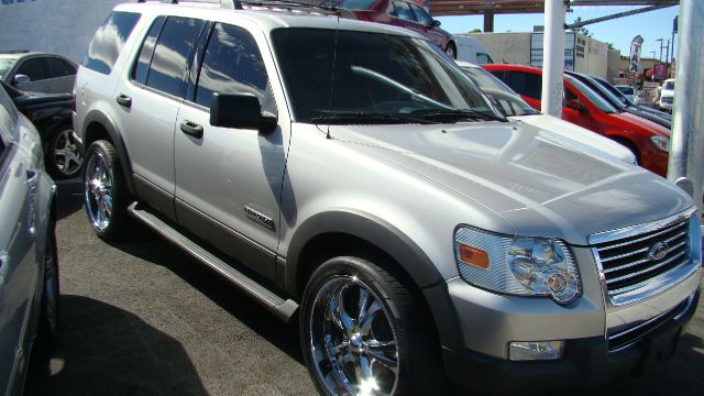 Ford Explorer 2006 photo 2