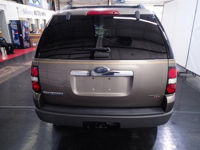 Ford Explorer 2006 photo 1