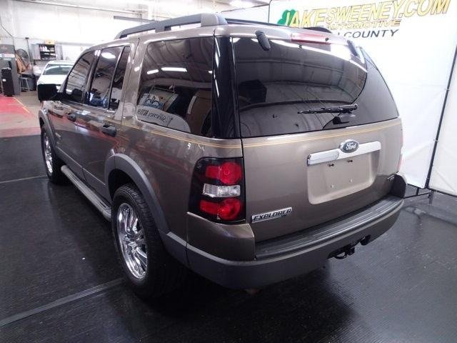 Ford Explorer 2006 photo 2