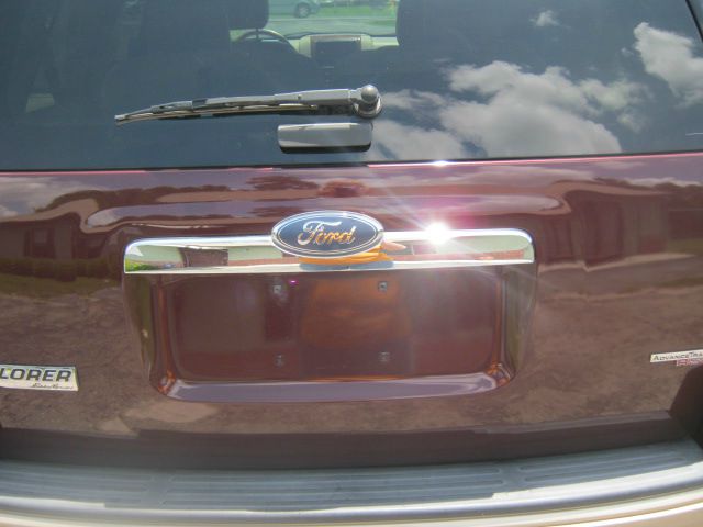 Ford Explorer 2500 4WD SUV