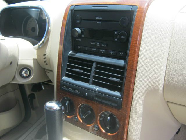 Ford Explorer 2006 photo 2