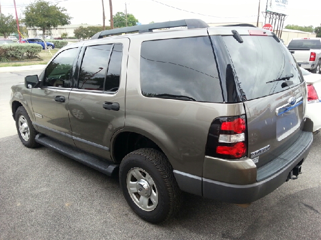 Ford Explorer 2006 photo 3