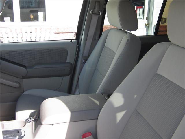 Ford Explorer 2006 photo 3