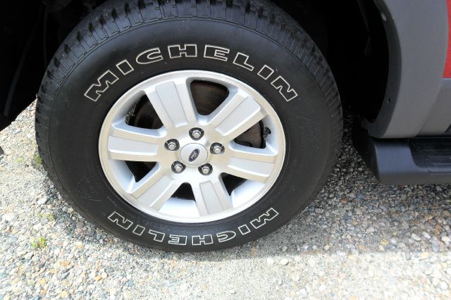 Ford Explorer 2006 photo 2