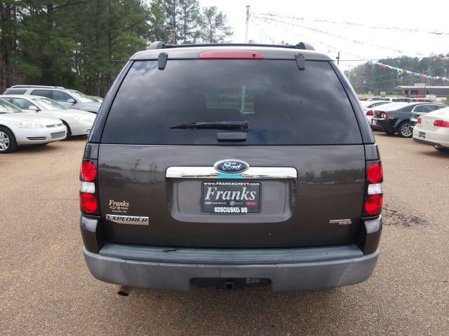 Ford Explorer 2006 photo 1