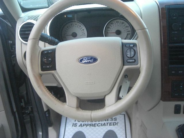 Ford Explorer 2006 photo 2