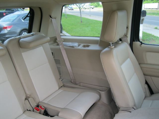 Ford Explorer 2006 photo 8