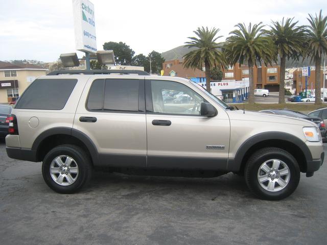 Ford Explorer 2006 photo 2