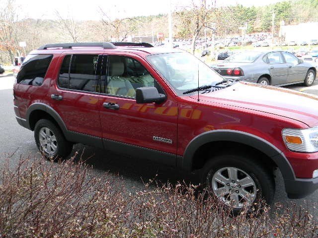 Ford Explorer 2006 photo 2