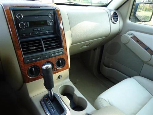 Ford Explorer 2008 photo 1