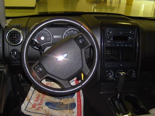Ford Explorer 2008 photo 2