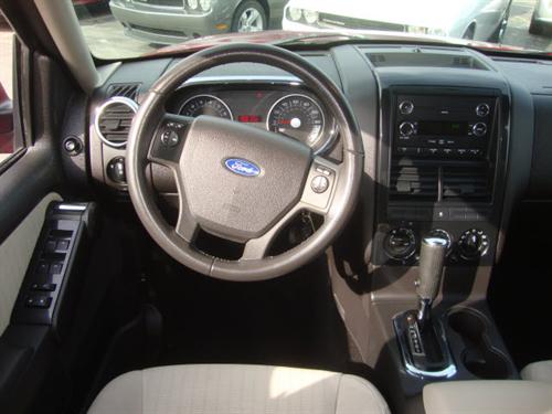Ford Explorer 2008 photo 1