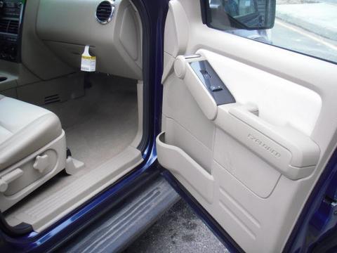 Ford Explorer 2008 photo 1