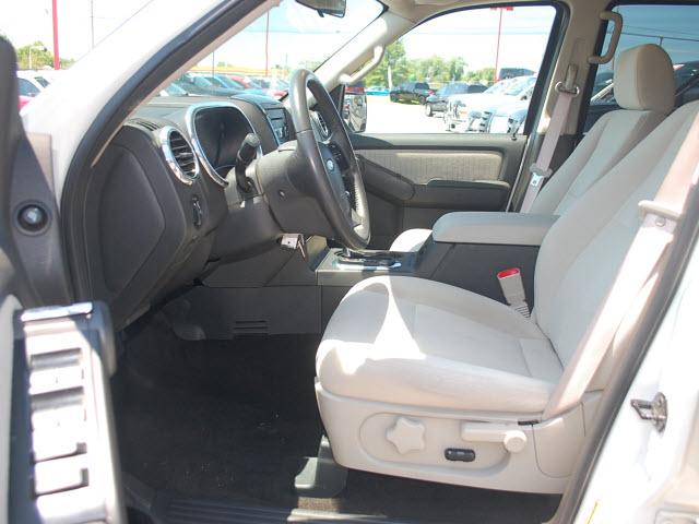 Ford Explorer 2008 photo 2