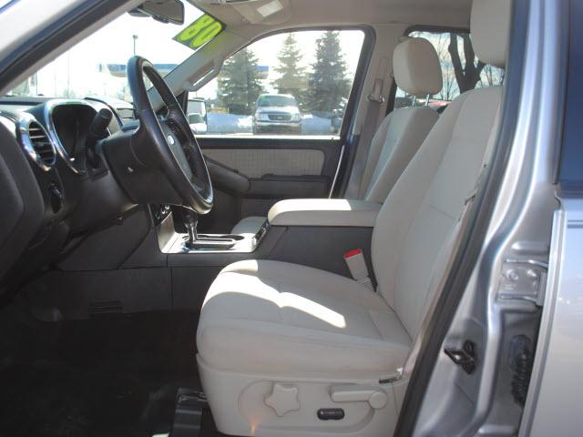 Ford Explorer ESi Sport Utility