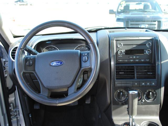 Ford Explorer 2008 photo 2