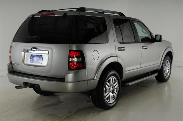Ford Explorer 2008 photo 2