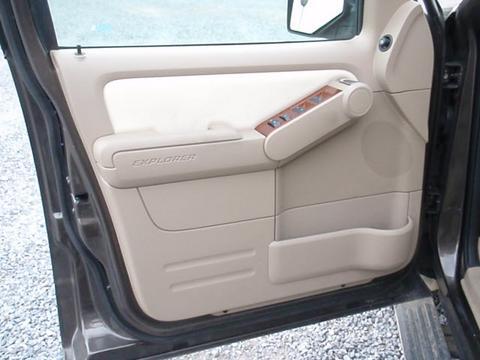 Ford Explorer 2008 photo 1
