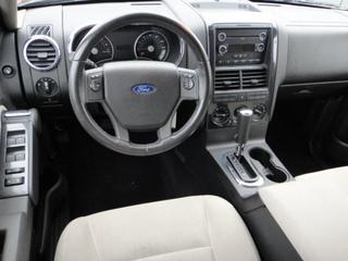 Ford Explorer 2008 photo 1