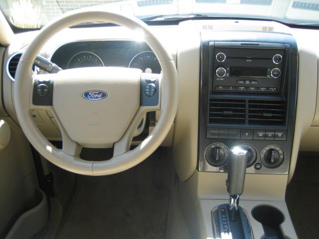 Ford Explorer 2008 photo 1