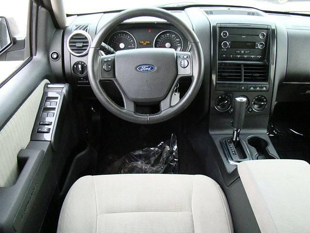 Ford Explorer 2008 photo 4