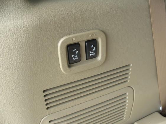 Ford Explorer 2008 photo 2