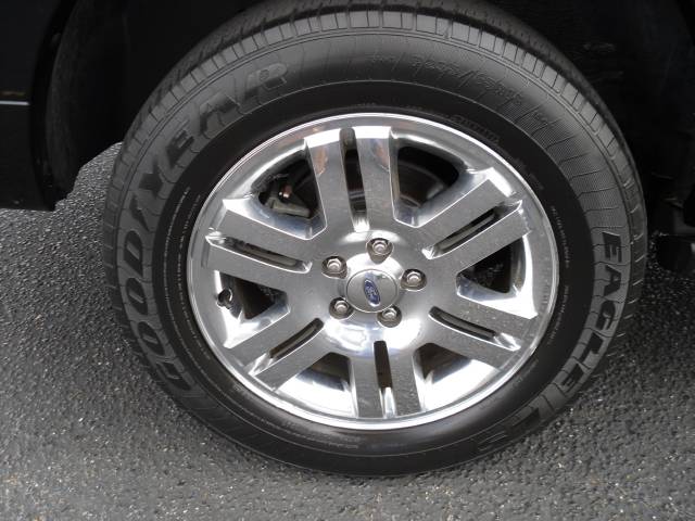 Ford Explorer 2008 photo 2