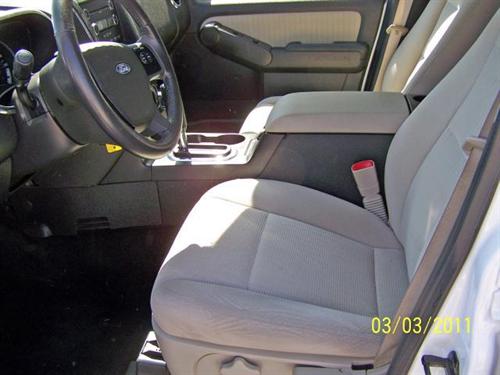 Ford Explorer 2008 photo 2