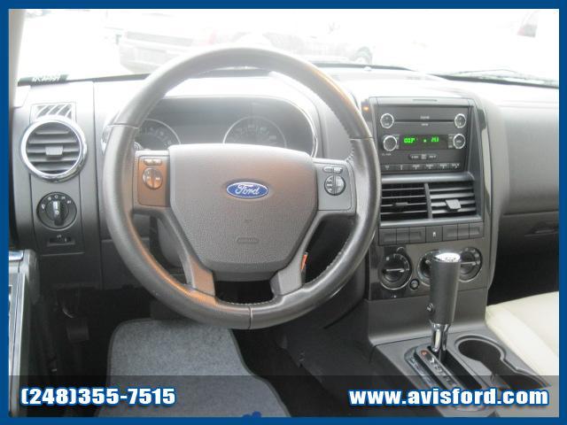Ford Explorer 2008 photo 1