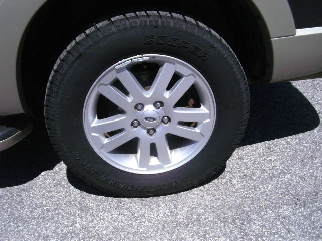 Ford Explorer 2009 photo 2