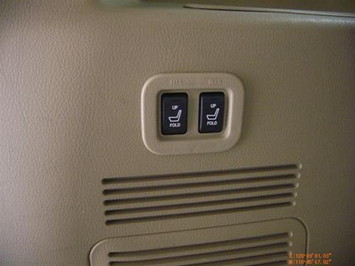 Ford Explorer 2010 photo 1