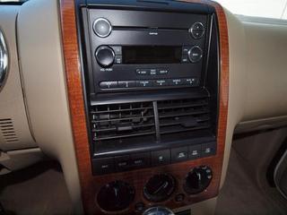 Ford Explorer 2010 photo 1