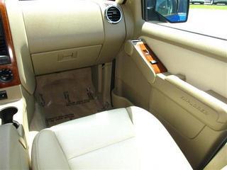 Ford Explorer 2010 photo 3