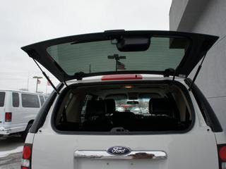Ford Explorer 2010 photo 1