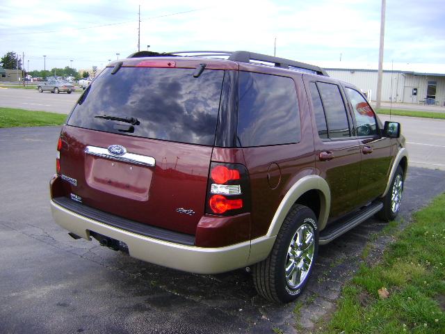 Ford Explorer 2010 photo 1