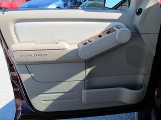 Ford Explorer 2010 photo 3
