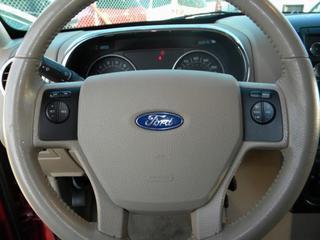 Ford Explorer 2010 photo 1