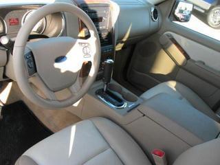 Ford Explorer 2010 photo 2