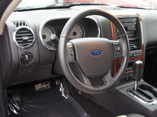 Ford Explorer 2010 photo 2
