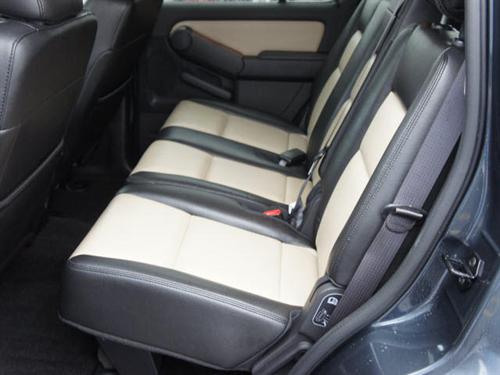 Ford Explorer 2010 photo 4