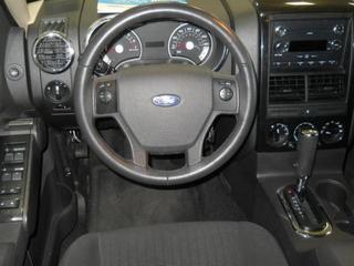 Ford Explorer 2010 photo 2