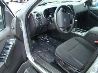 Ford Explorer 2010 photo 1